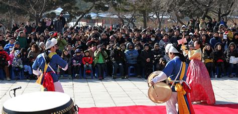 설날 이벤트: 전통과 현대의 조화를 찾아서